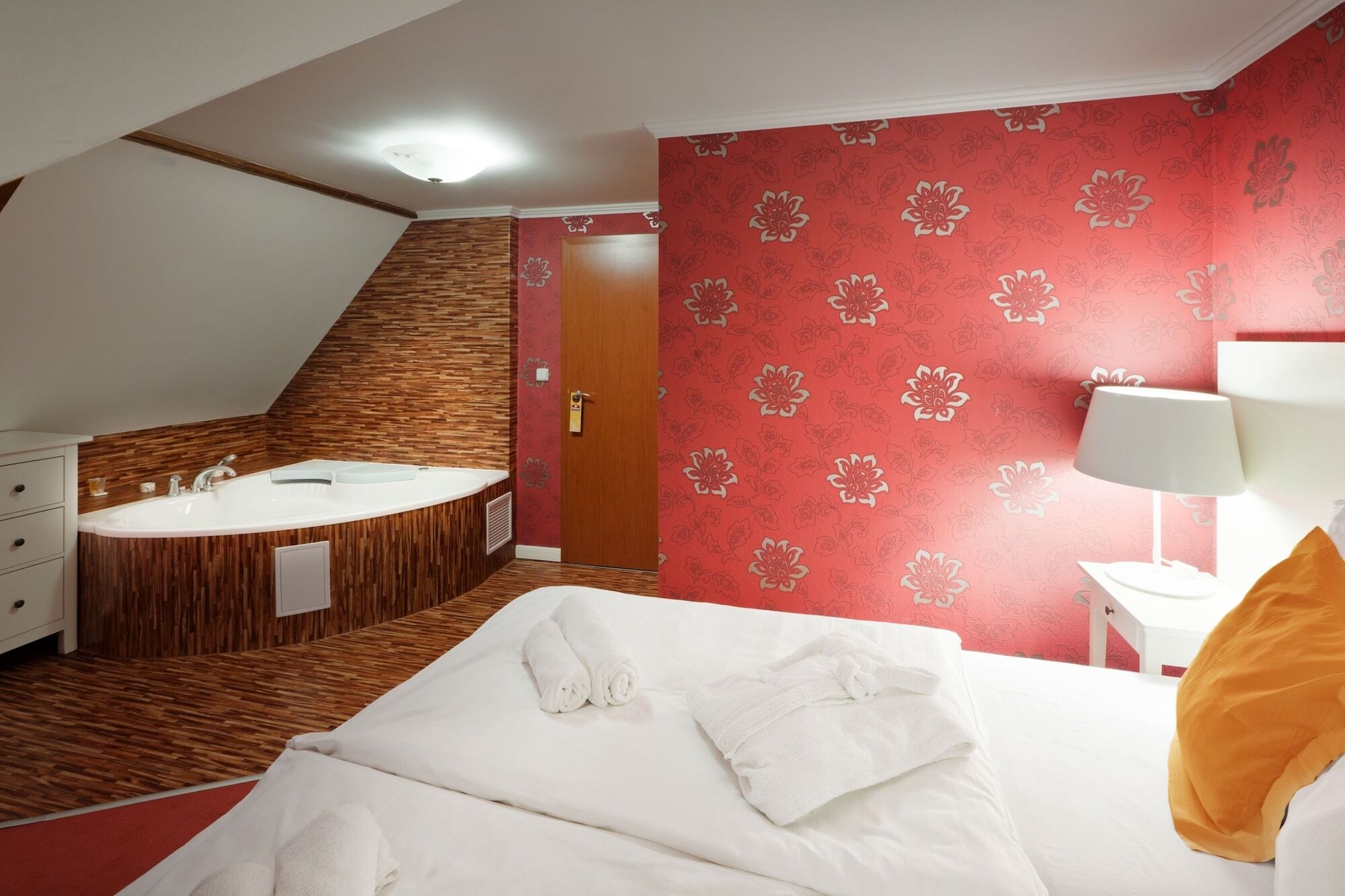 Pytloun Design Self Check-In Hotel Ліберець Номер фото